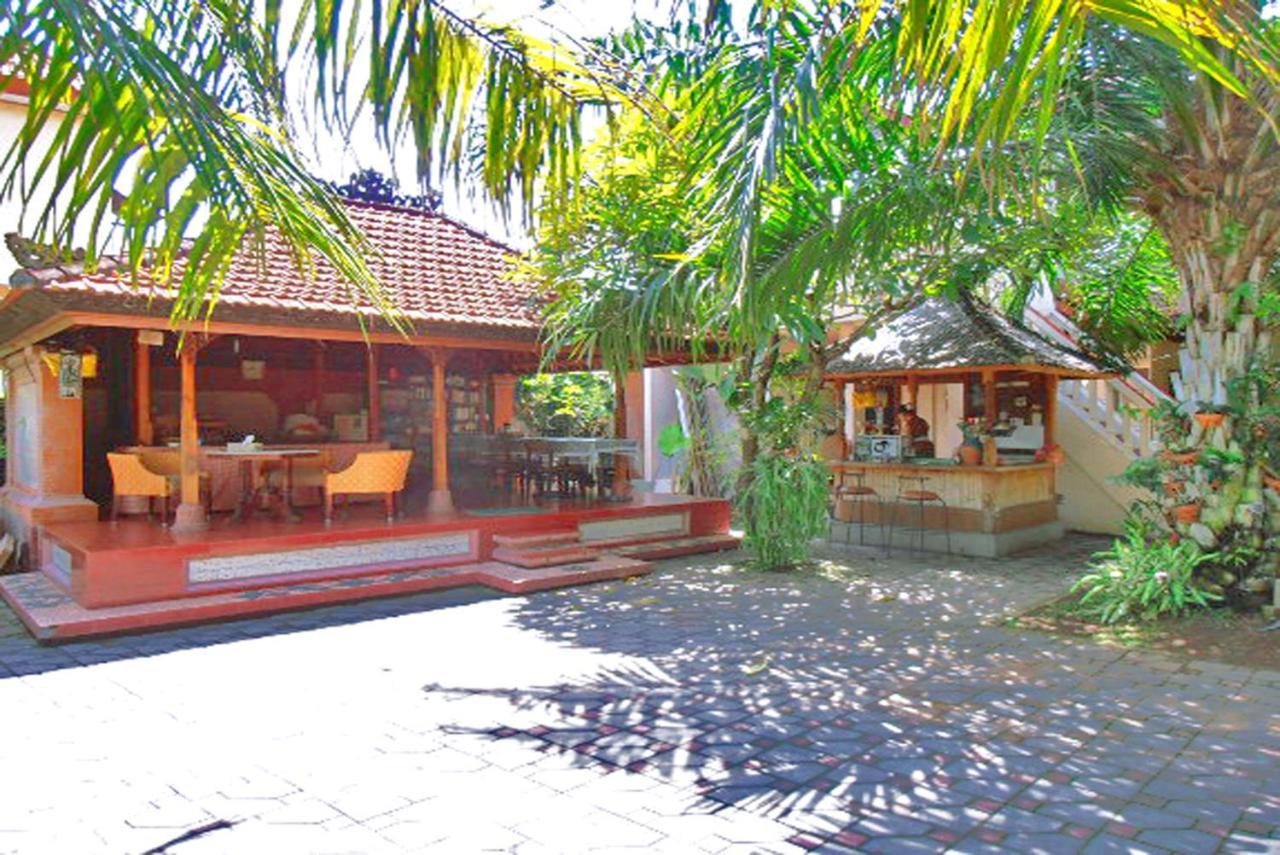 Nakula Familiar Inn Denpasar Zewnętrze zdjęcie